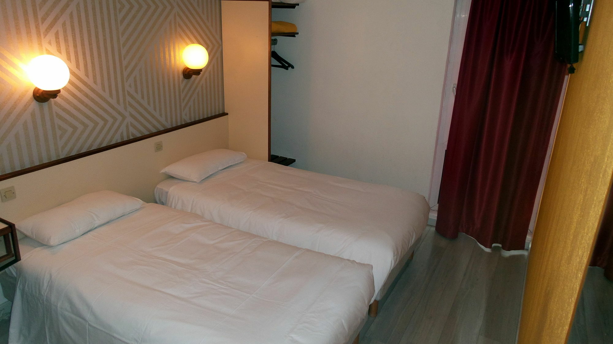 Hotel Crocus Caen Memorial Εξωτερικό φωτογραφία