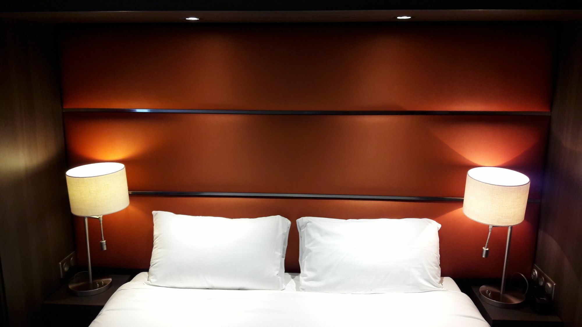 Hotel Crocus Caen Memorial Εξωτερικό φωτογραφία